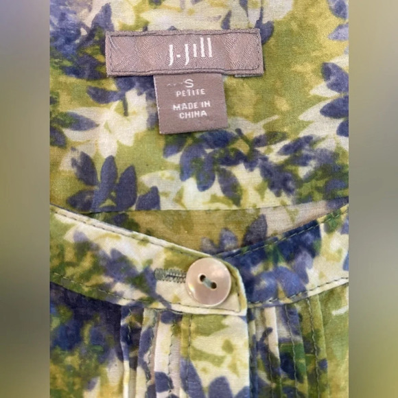J. JILL Floral Print Cotton and Silk Blouse Size Small Petite Green/Blue - Picture 6 of 9
